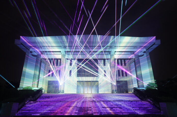 【開催中】一旗プロデュース「愛知学院大学学園祭 100周年記念講堂 プロジェクションマッピング 2023」を開催。愛学祭とのコラボレーションによる壮大なプロジェクションマッピング。公式写真を公開。のメイン画像