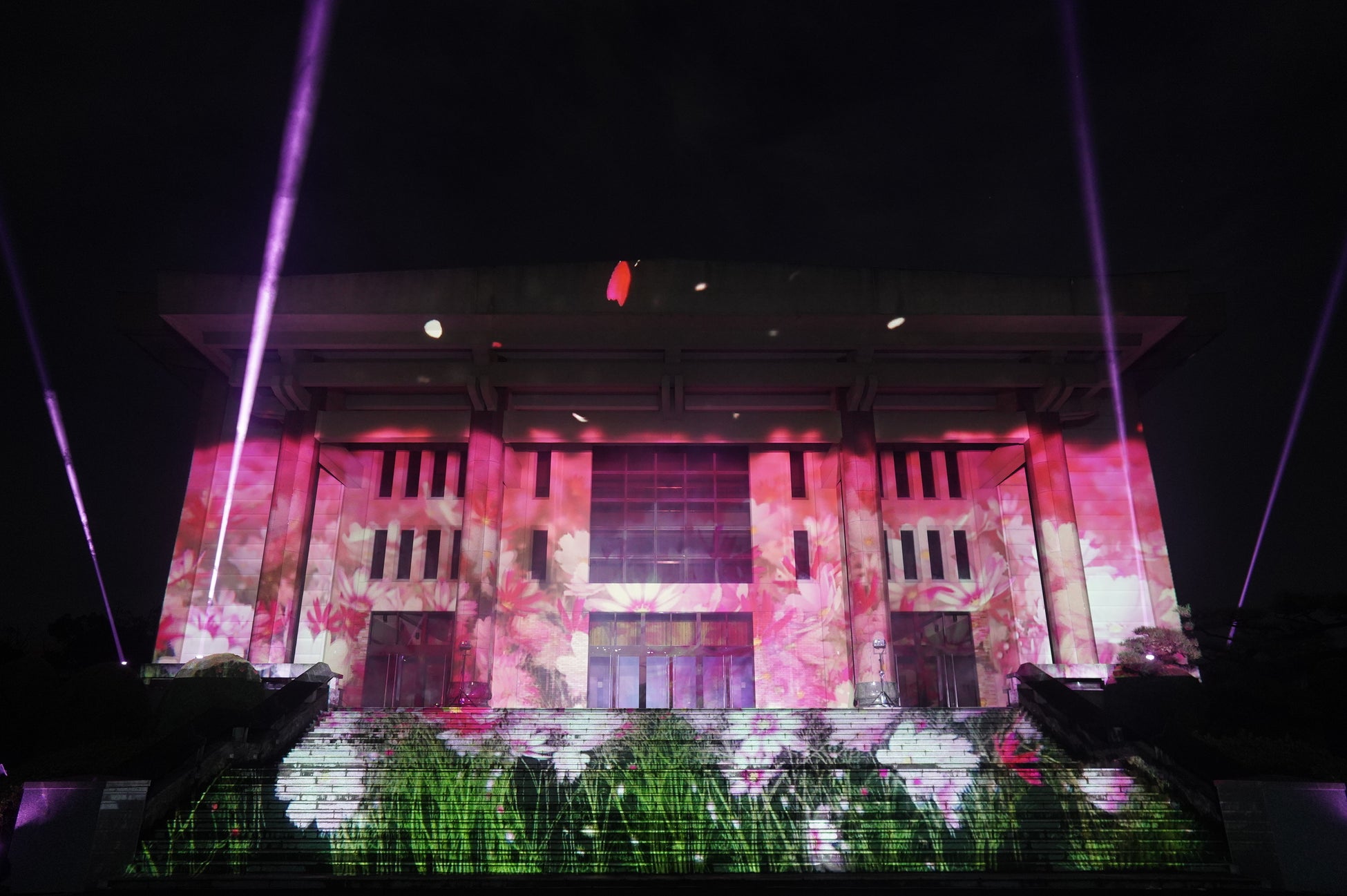 【開催中】一旗プロデュース「愛知学院大学学園祭 100周年記念講堂 プロジェクションマッピング 2023」を開催。愛学祭とのコラボレーションによる壮大なプロジェクションマッピング。公式写真を公開。のサブ画像11