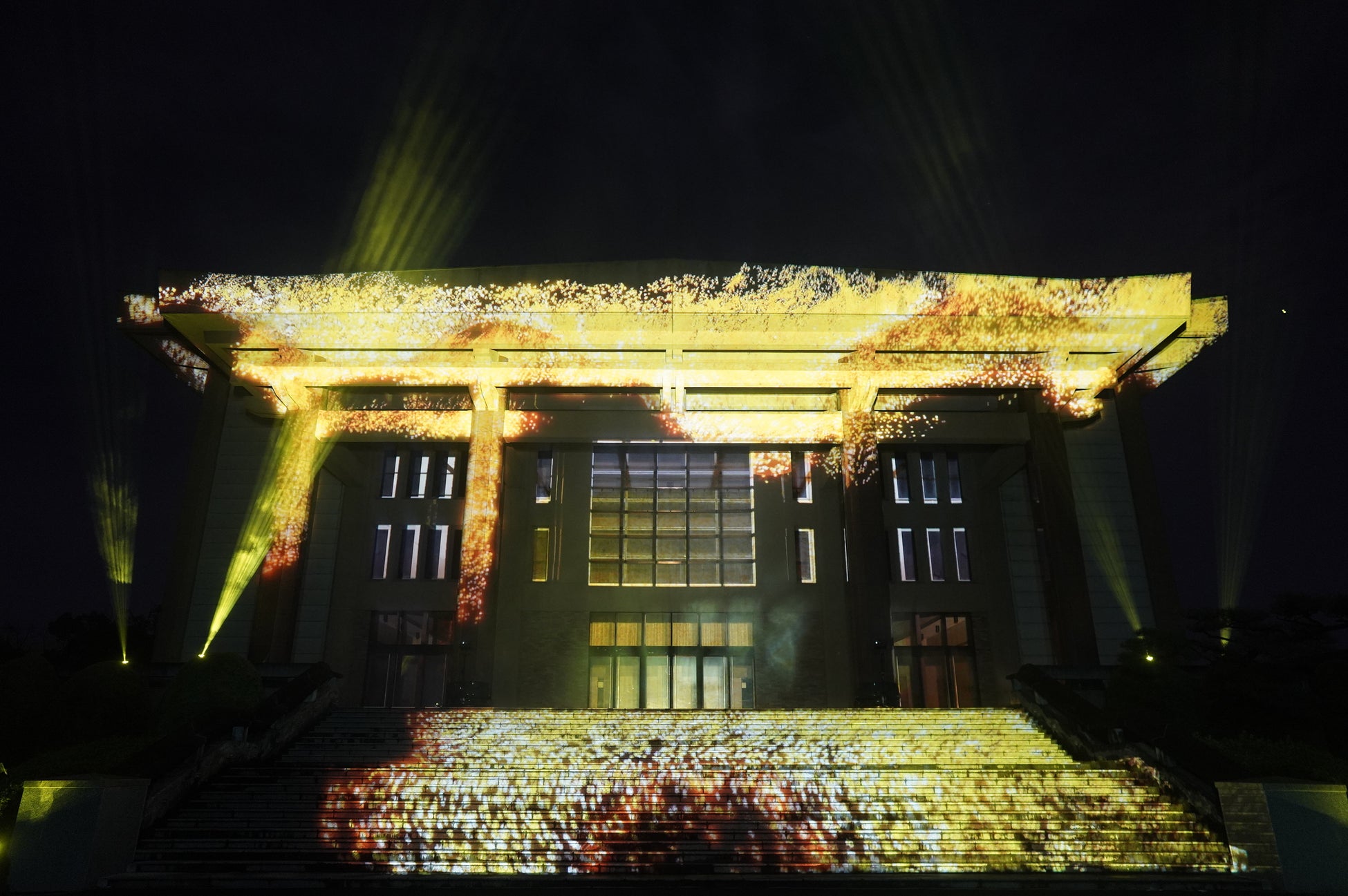 【開催中】一旗プロデュース「愛知学院大学学園祭 100周年記念講堂 プロジェクションマッピング 2023」を開催。愛学祭とのコラボレーションによる壮大なプロジェクションマッピング。公式写真を公開。のサブ画像14