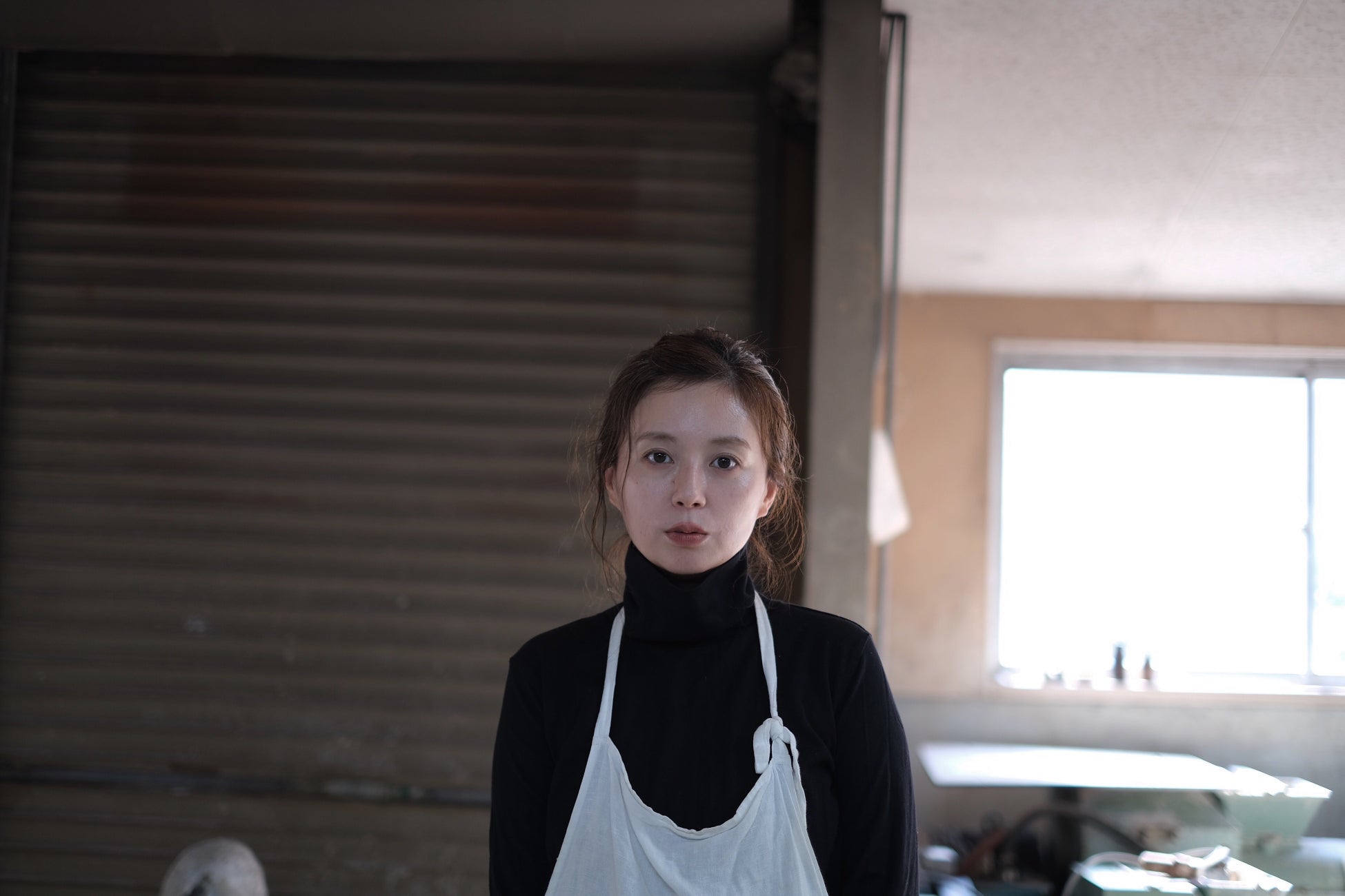 【OIL by 美術手帖ギャラリー】鈴木由衣「琥珀ロープ」展を10月13日（金）より開催。異なる世界との境界にある曖昧な一瞬を捉える、陶芸と絵画の新作を発表。のサブ画像6