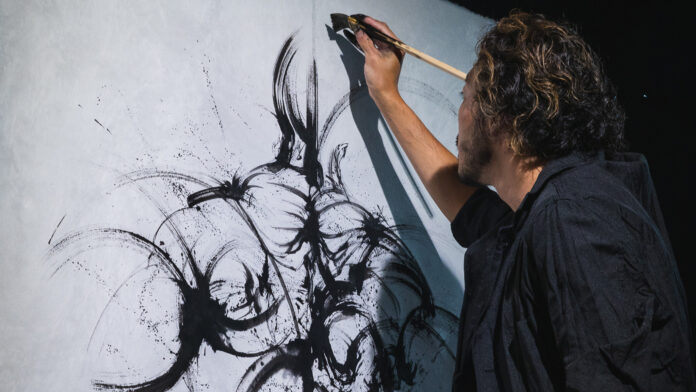 人気墨絵アーティスト・西元祐貴が「かごしま国体」の国体総合開会式にて墨絵パフォーマンスを実施のメイン画像