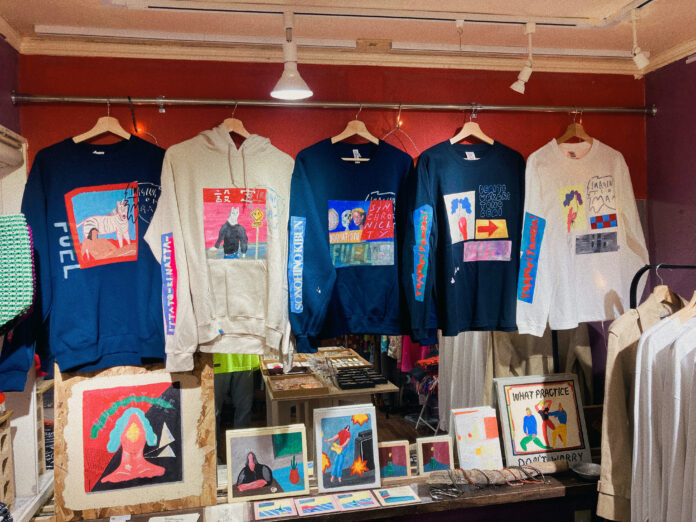 【gallery PARADISO 代々木上原】イラストレーター浜田一平POP-UP「服ときどきキャンバス」を12月1日から12月3日まで開催。『服に絵を直接描きました』のメイン画像