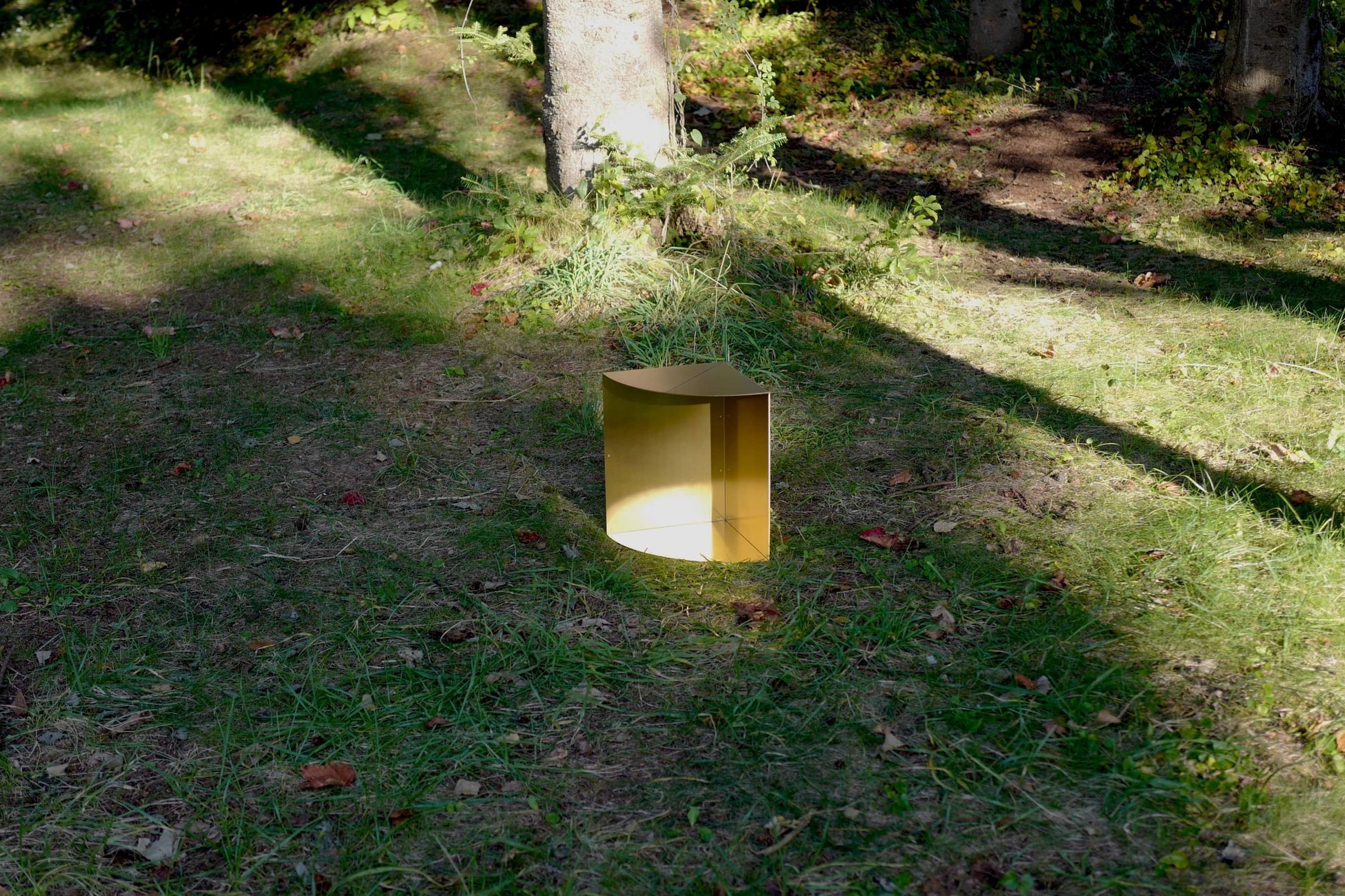 A COURTYARD、Ph.D. （フッド）のデザイン家具の新シリーズ、