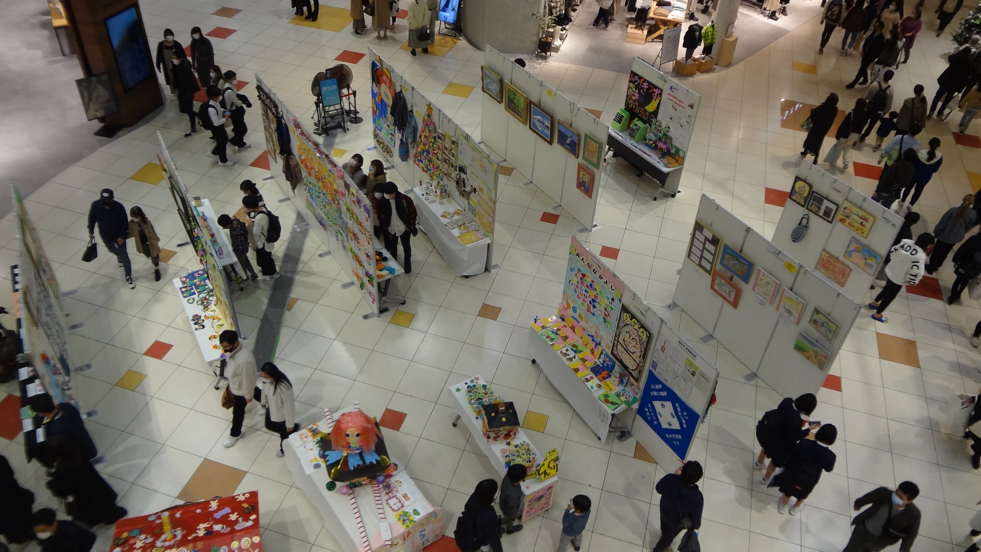 【埼玉県越谷市】こころのアート展を開催しますのサブ画像1_昨年のアート展の様子
