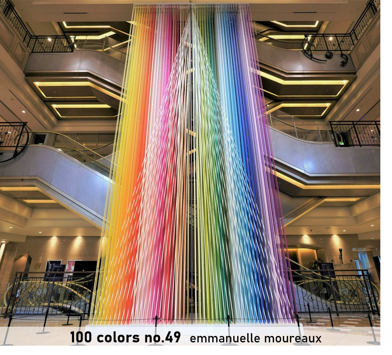 エマニュエル・ムホー氏による「100 colors」が、大阪・西梅田のハービスに登場！のサブ画像1