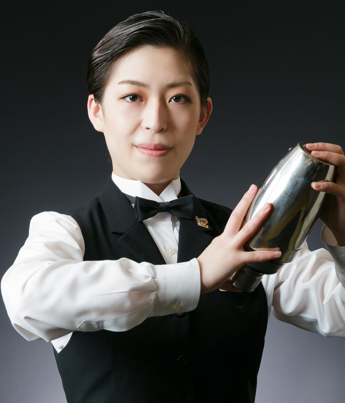 【リーガロイヤルホテル（大阪）】大阪中之島美術館 大阪で活躍した女性画家たちの軌跡をたどる展覧会とコラボレーション オリジナルカクテル『桜梅桃李』～自分らしく生きて～を販売のサブ画像3_バーテンダー 池上 祐子