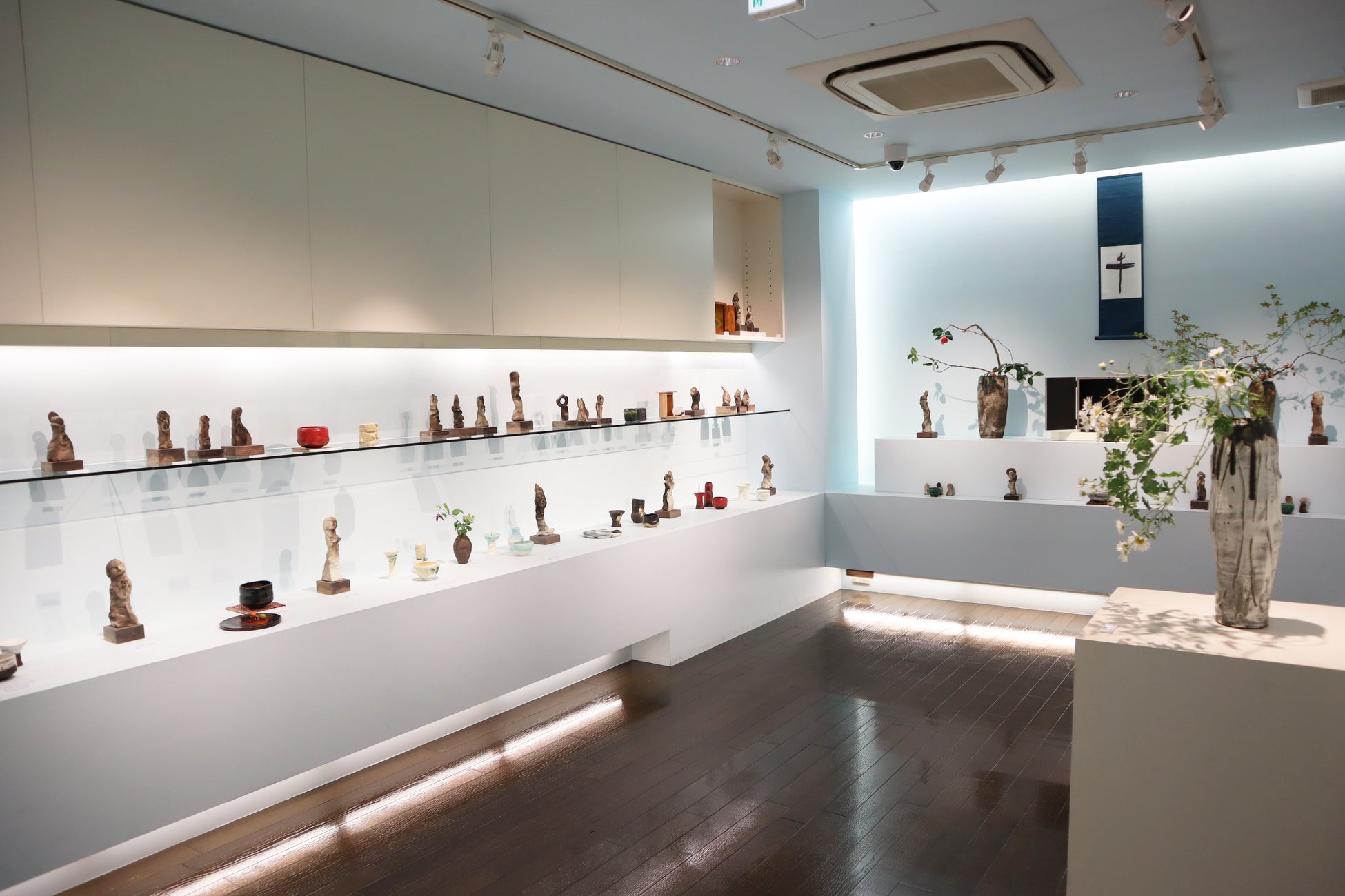 新作の陶仏、仏具が並ぶ。浅井竜介展「神宿る森羅万象の片鱗」銀座にて開催中のサブ画像5