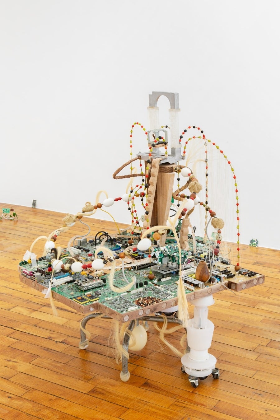 2024年春 初開催！　青森県内5つの美術館・アートセンターによるアートフェス各館の展覧会・プロジェクトの開催概要　第一弾発表！のサブ画像6_十和田市現代美術館｜参考図版 丹羽海子 《Metropolis Series： Good Egg Community》 2022年 Courtesy the artist and Someday, New York 撮影：Daniel Terna