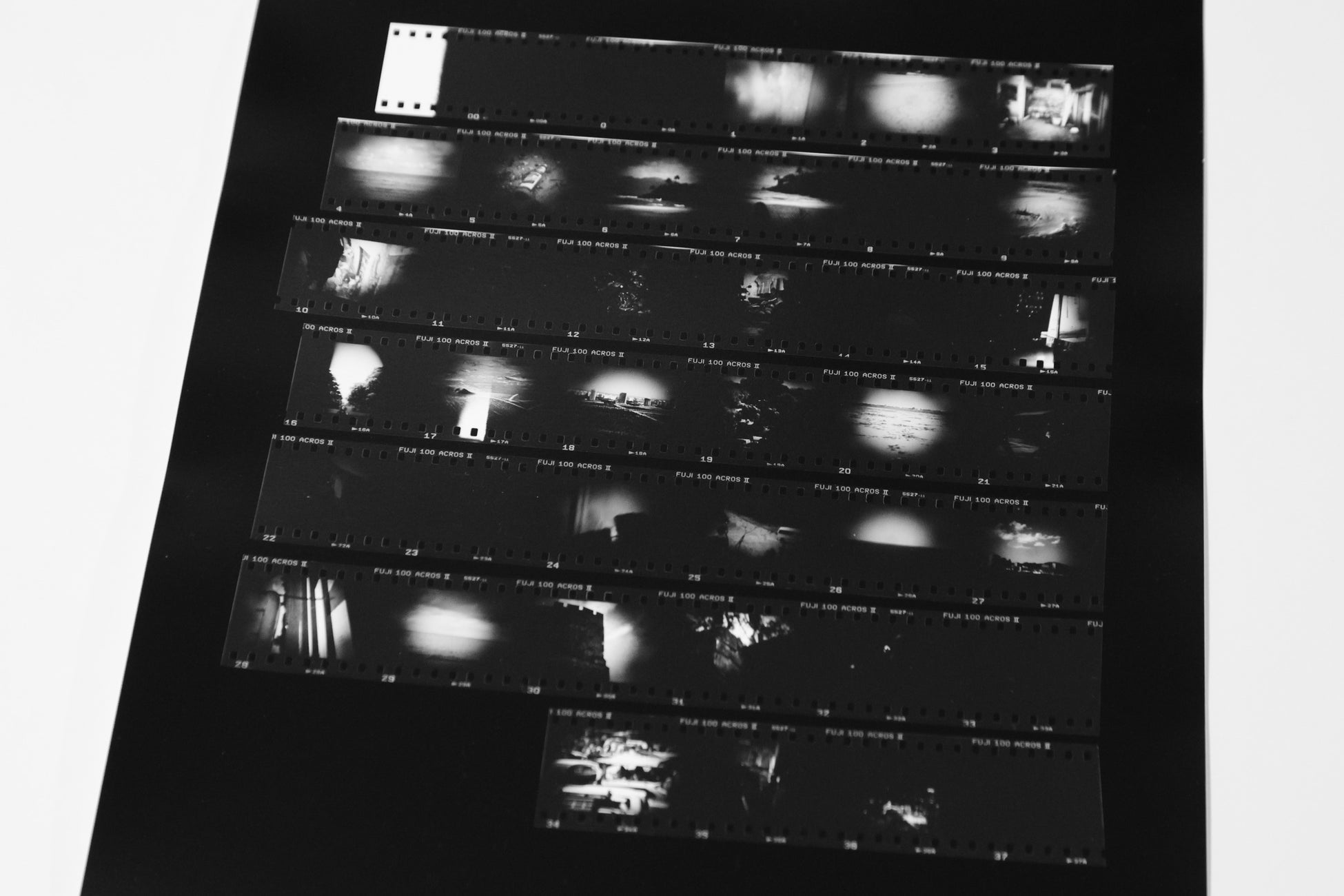 リアルワールド・アセット（RWA）/ NFTを通じて所有とアートの関係性を構築！ GORO ISHIHATA写真展「POW!」を2023年12月８日（金）～10日（日）に東京・押上で開催！のサブ画像6_コンタクトプリント