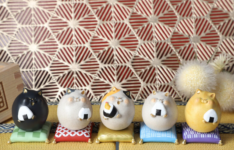 猫好き造型作家「にゃん(ΦωΦ)」さんが生み出すまんまる猫アートが初のカプセルトイ化！全国のカプセルトイ自販機にて2023年12月下旬より順次発売のメイン画像