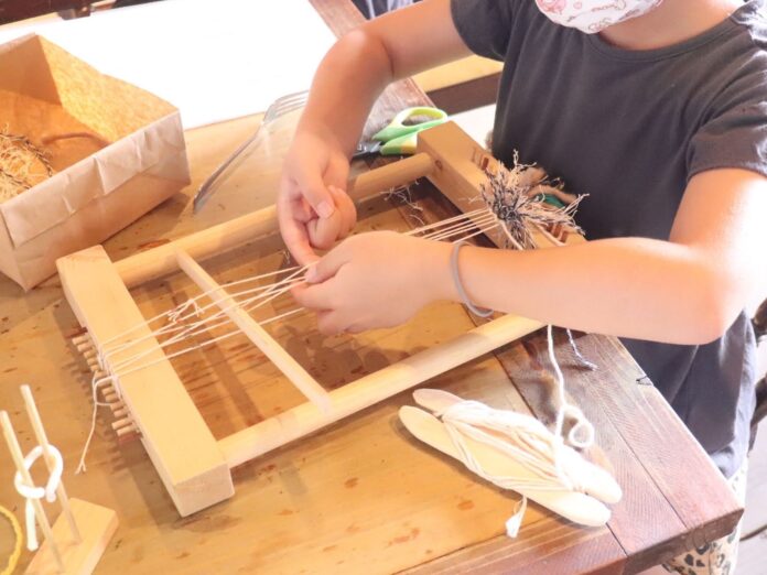 緞通アクセサリー作家「ikoe」による、エコdeアートな緞通キーホルダー作り ワークショップをSAGA MADOで開催！のメイン画像