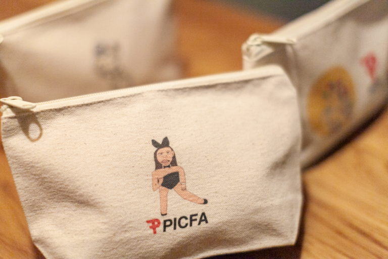 ECサイト“PICFA”にて、アーティストの作品から人物がポーチに飛び出した?!ユニークなポーチシリーズ（おまけ付き）が4月24日（水）オンライン限定販売スタート。のメイン画像