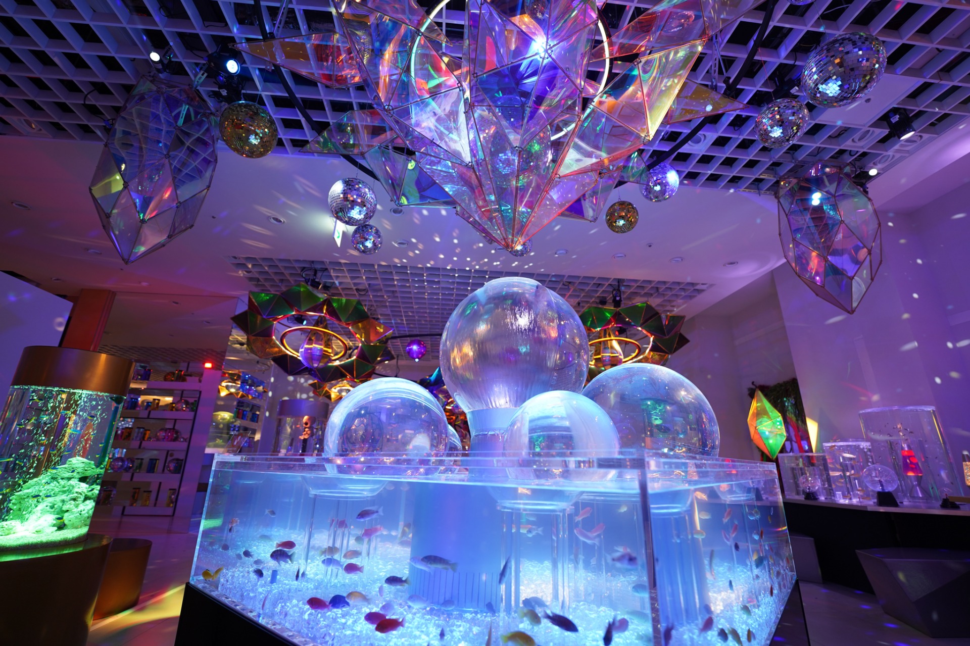 期間限定 「UNDER WATER SPACE NAGOYA」 mozoワンダーシティに明日オープン！宇宙旅行を模した異次元アクアリウムは 新感覚なアート展示にのサブ画像8