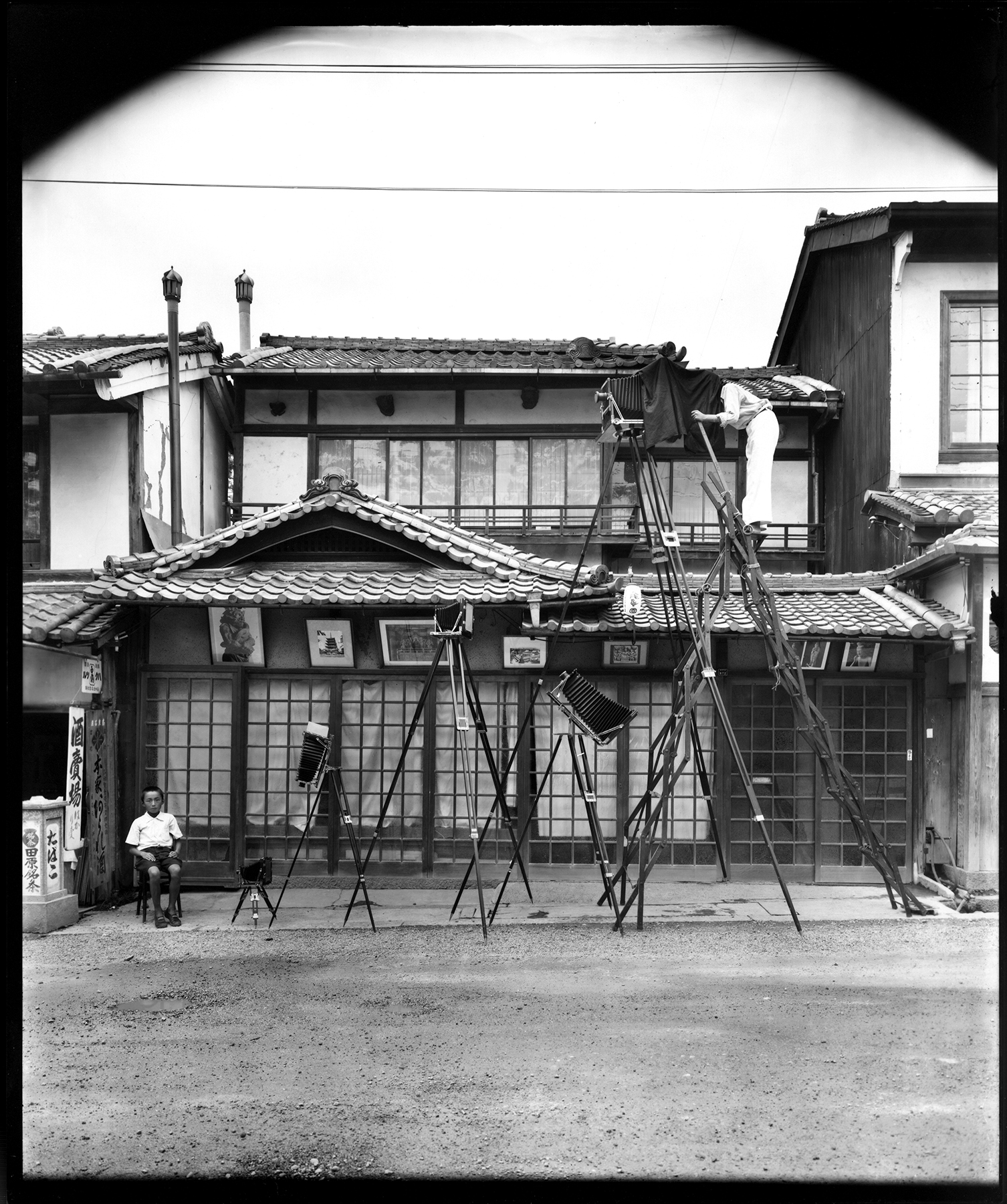 日本で初めて仏像写真を芸術の域へ昇華させた写真家、小川晴暘と共に歩んだ彼の写真館・飛鳥園が見てきた「祈り」へのまなざし。その100年の旅が充実の展覧会と写真集で紹介されます！のサブ画像5
