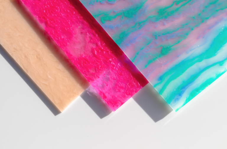 半世紀で7,100種類以上のアクリル板をデザイン。ラメ、マーブル、布入り、和紙入りなど他にはないアクリル板を常時700種類も販売する老舗のアクリル加工工場が、2024年初の新作5種類を新たに発表！のメイン画像