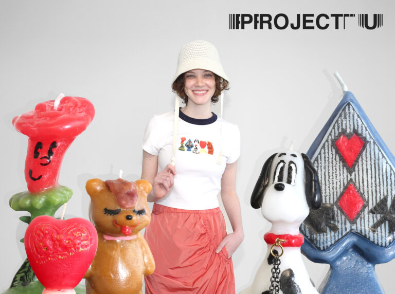 MOUSSY（マウジー）が仕掛ける「アート×ファッション」プロジェクト “ PROJECT U（プロジェクト ユー）” 第14弾は、OLGA GOOSE CANDLEとの共同制作のメイン画像