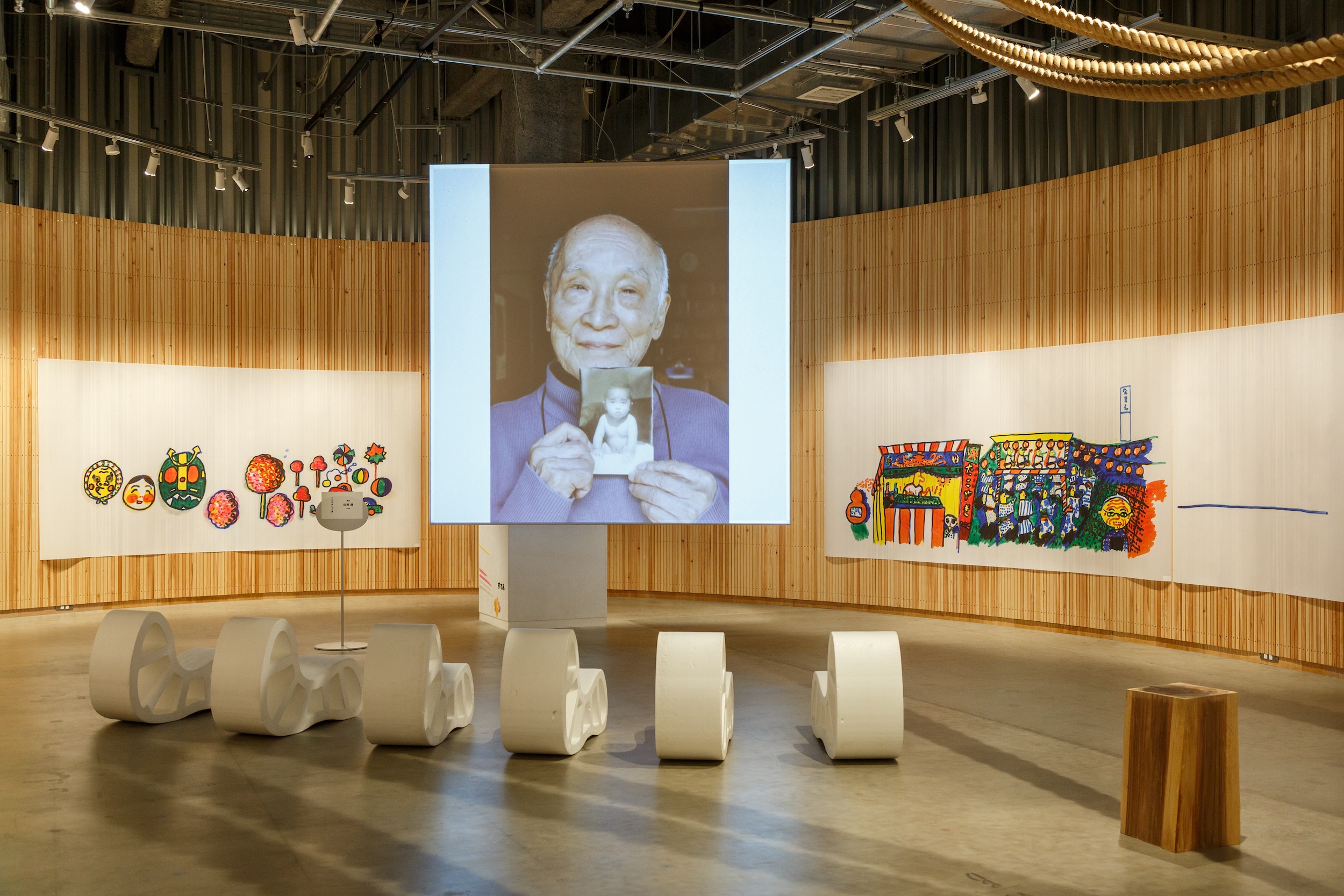 「⾕川俊太郎　絵本★百貨展」福岡会場、好評開催中！のサブ画像9_東京会場　展示⾵景（撮影：⾼橋マナミ）