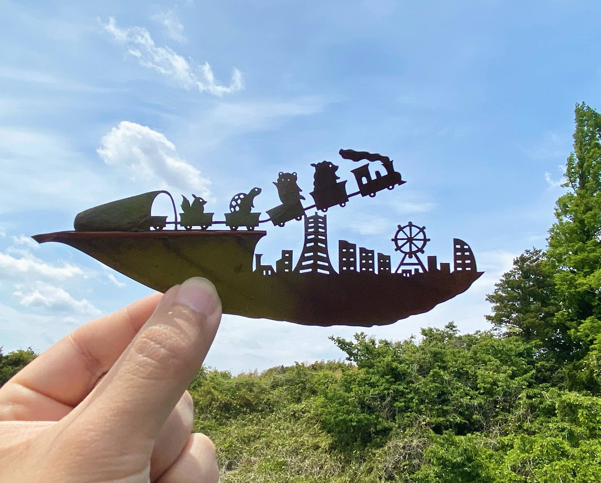 【横浜ベイホテル東急】話題の 葉っぱ切り絵アーティスト「リト」氏との初コラボ宿泊プラン「葉っぱの小旅行」を販売のサブ画像1_「葉っぱの小旅行 in みなとみらい」