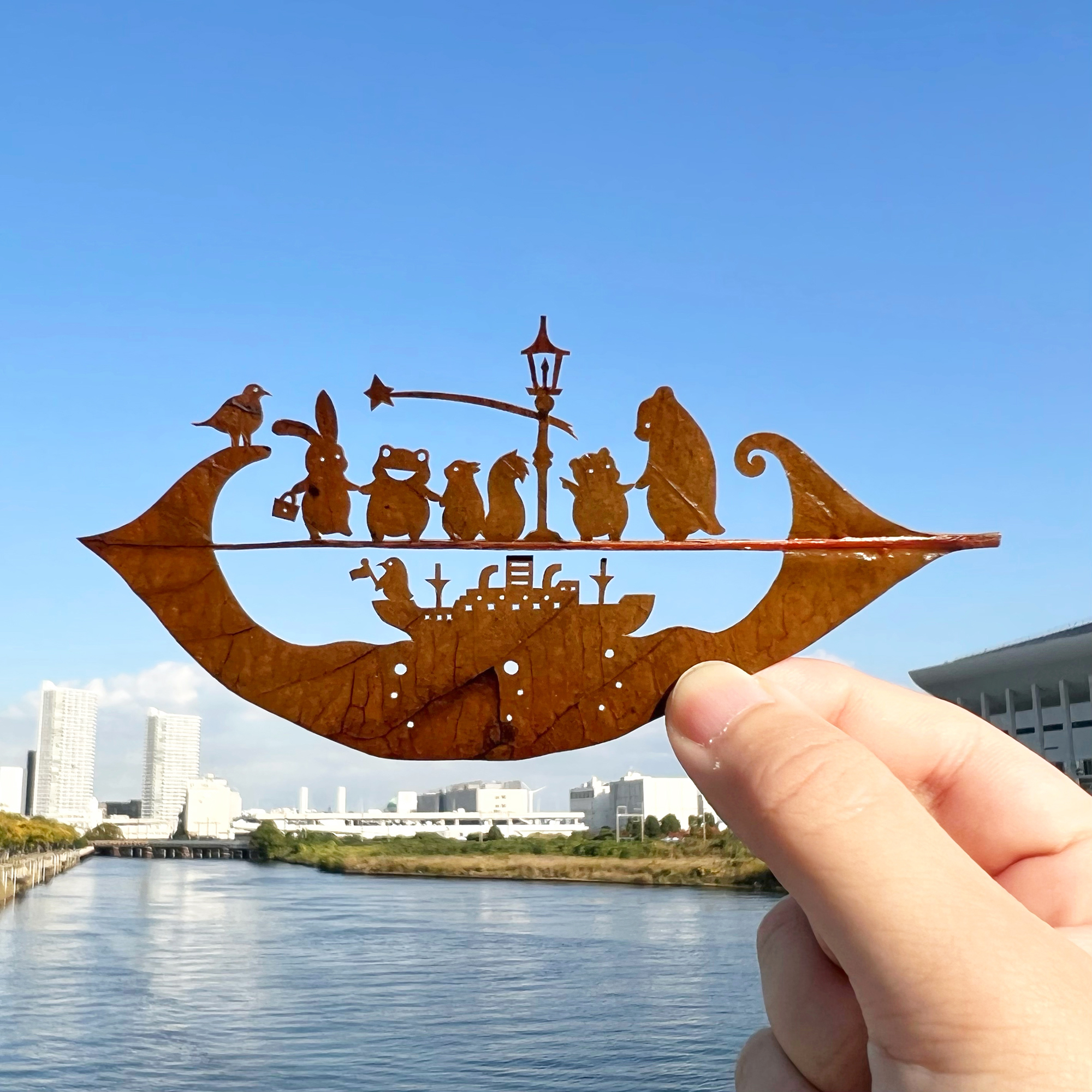 【横浜ベイホテル東急】話題の 葉っぱ切り絵アーティスト「リト」氏との初コラボ宿泊プラン「葉っぱの小旅行」を販売のサブ画像3_「遊びに行くよ、今度は君の街にも！」