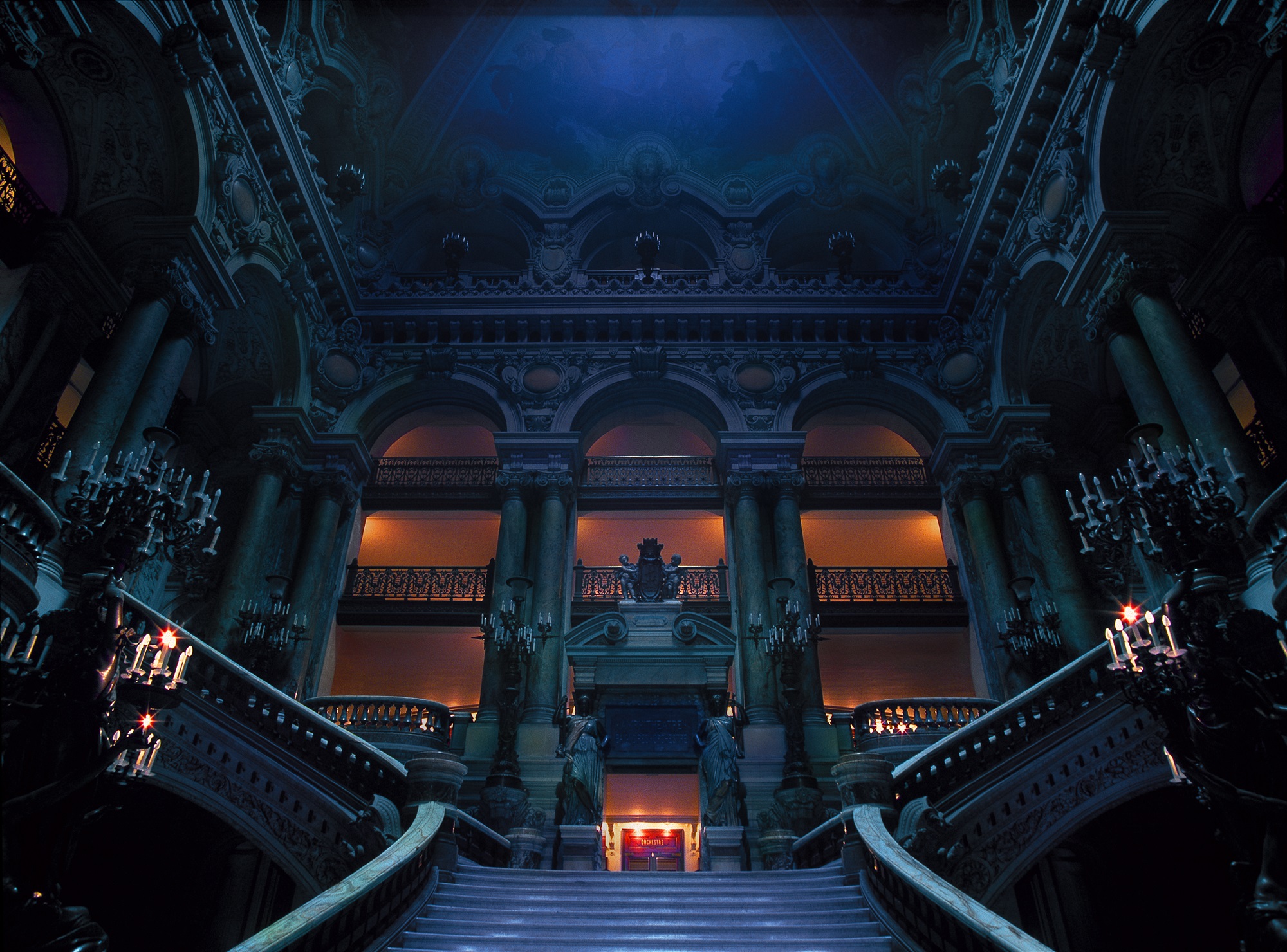 写真家 田原桂一が捉えたパリ・オペラ座 「OPÉRA de PARIS」展を開催のサブ画像1_田原桂一 写真集「OPÉRA de PARIS」（撮影：1987年〜1994年、出版：1995年）より