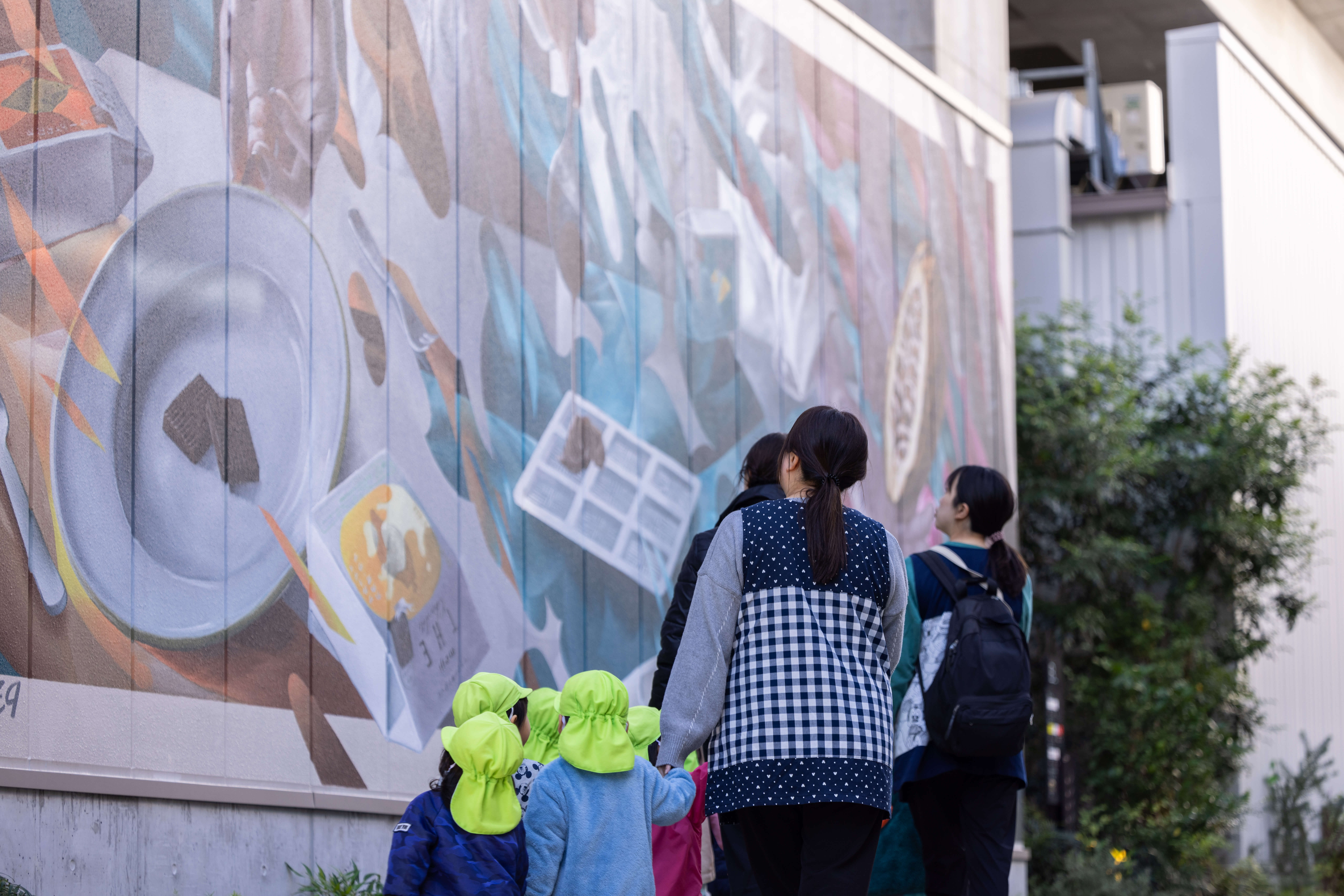 町中にアートのライブ感を。「MURAL MEDIA」として、数ヶ月毎にアートが変わる壁面を京王電鉄と共に開発!6月5日よりアーティストuomoriのペイントが下北沢でスタートのサブ画像5