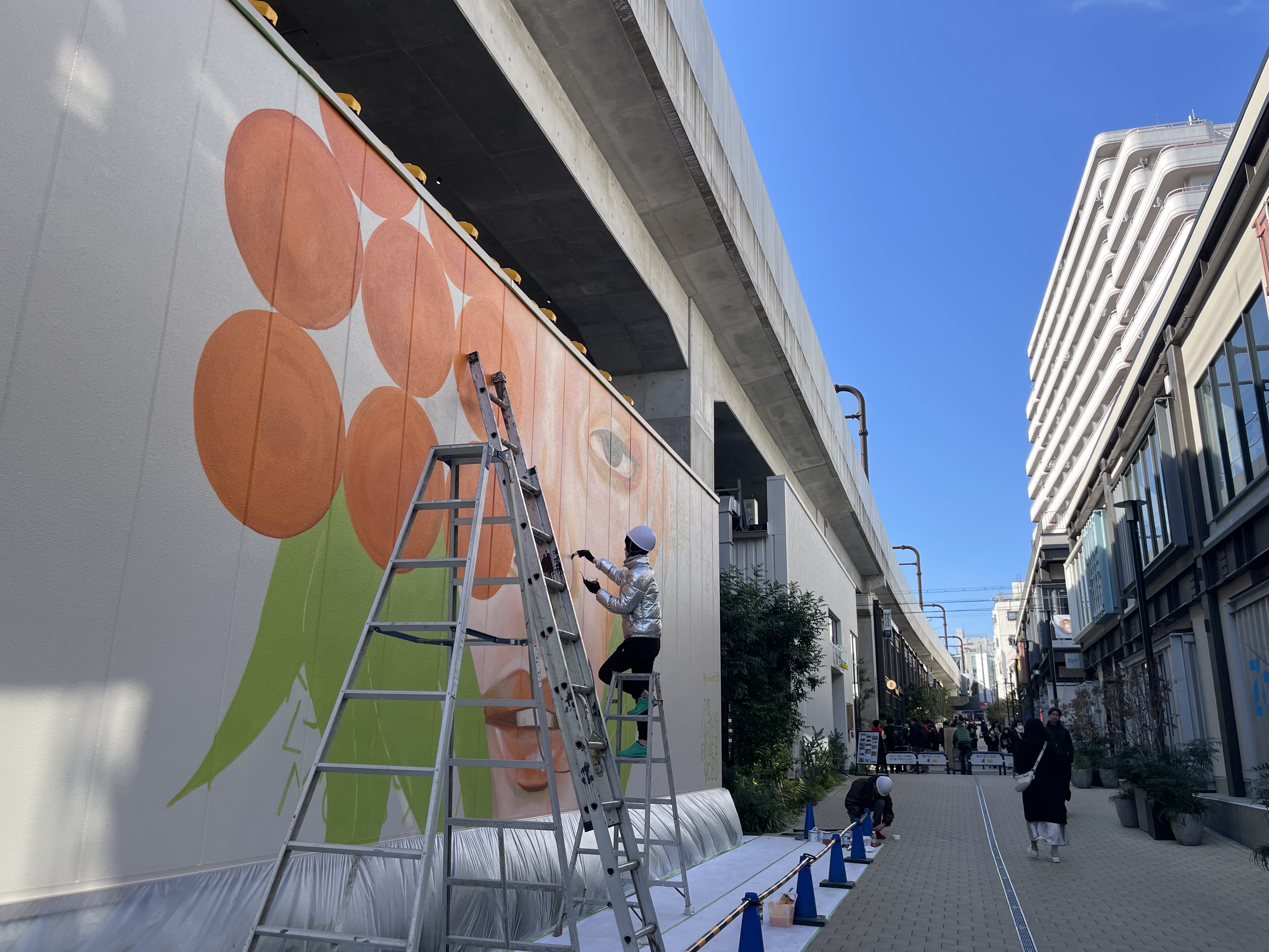 町中にアートのライブ感を。「MURAL MEDIA」として、数ヶ月毎にアートが変わる壁面を京王電鉄と共に開発!6月5日よりアーティストuomoriのペイントが下北沢でスタートのサブ画像7