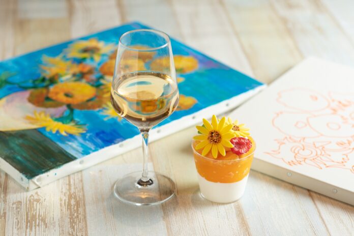 【サンシャインシティプリンスホテル】「ひまわりの日」に、ワイン片手に『ひまわり』の絵画を描く アート体験ワークショップイベントを開催のメイン画像