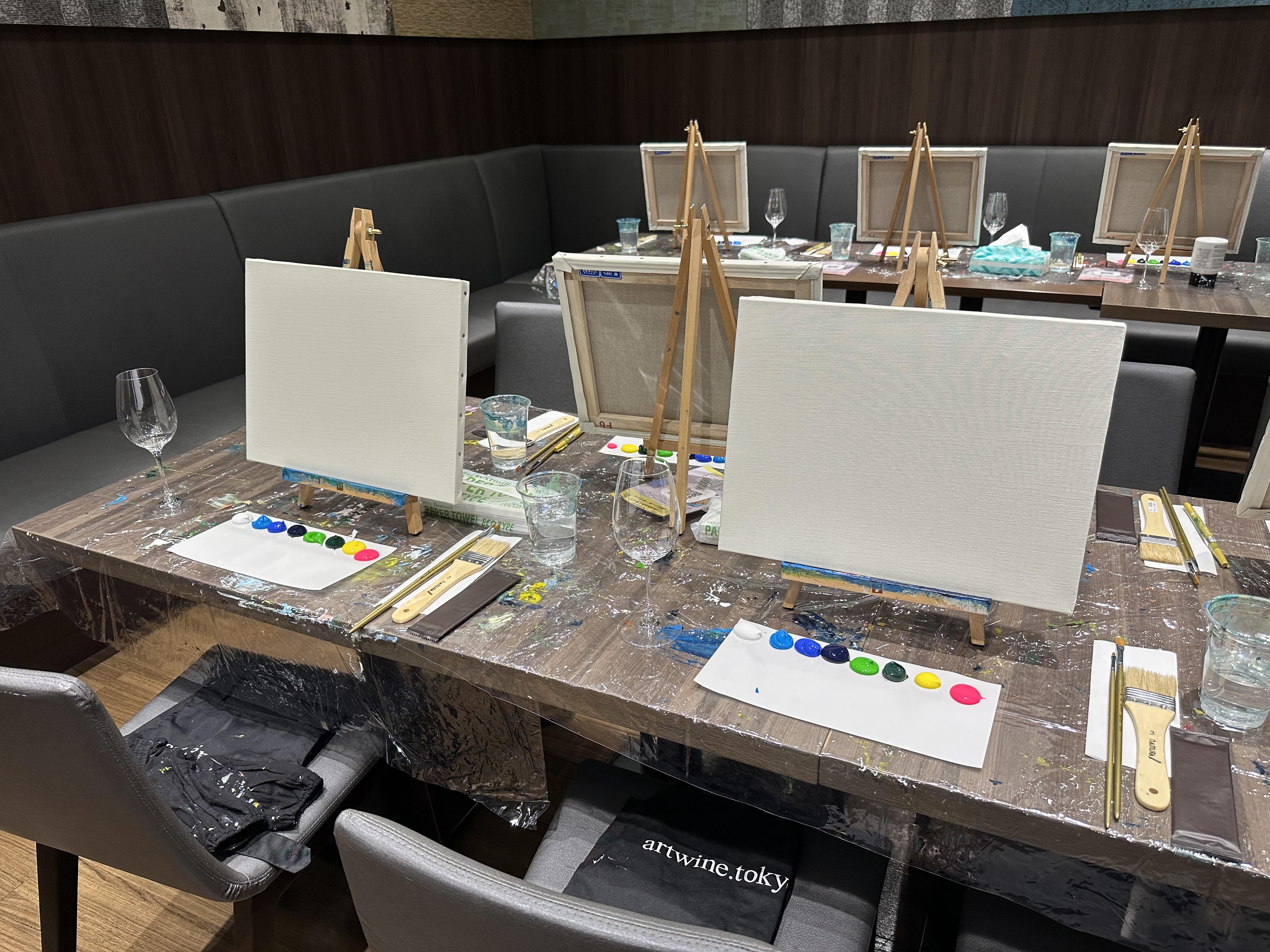 【サンシャインシティプリンスホテル】「ひまわりの日」に、ワイン片手に『ひまわり』の絵画を描く アート体験ワークショップイベントを開催のサブ画像6