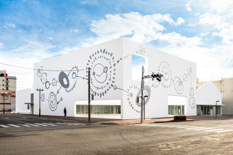 アートのまちの魅力を詰めて発信する「街なかアートマルシェ」、新紙幣発行記念イベントを盛り上げます！のメイン画像