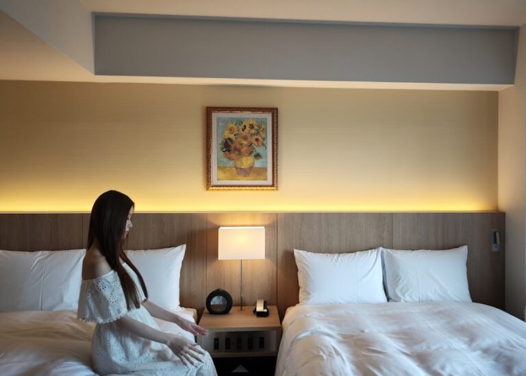 【ゴッホに浸る美食旅】７つのヒマワリ客室×フレンチディナー［春］プラン ～ 朝の目覚めが待ち遠しいオーシャンビューのメイン画像