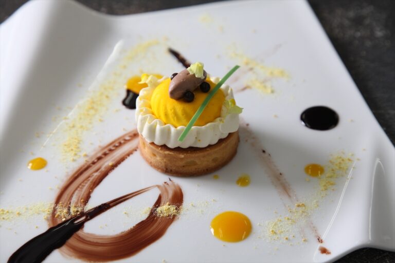 【ひまわりスイーツ】【星月夜カクテル】7/1～新発売☆きらめく海と月夜を愉しむオーシャンビューカフェで、ゴッホに浸る。のメイン画像