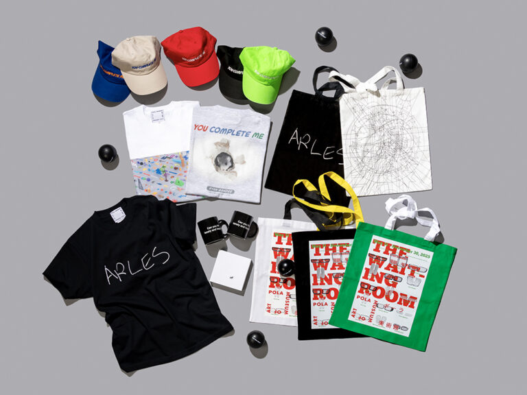 「ライアン・ガンダー：ユー・コンプリート・ミー」展　企画展グッズのご案内　展覧会会場限定アイテムも！のメイン画像