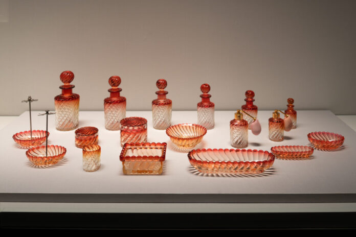 26617_164_main 箱根、ポーラ美術館で「日常のエレガンス ― 西洋近代の化粧セット」開催中のメイン画像