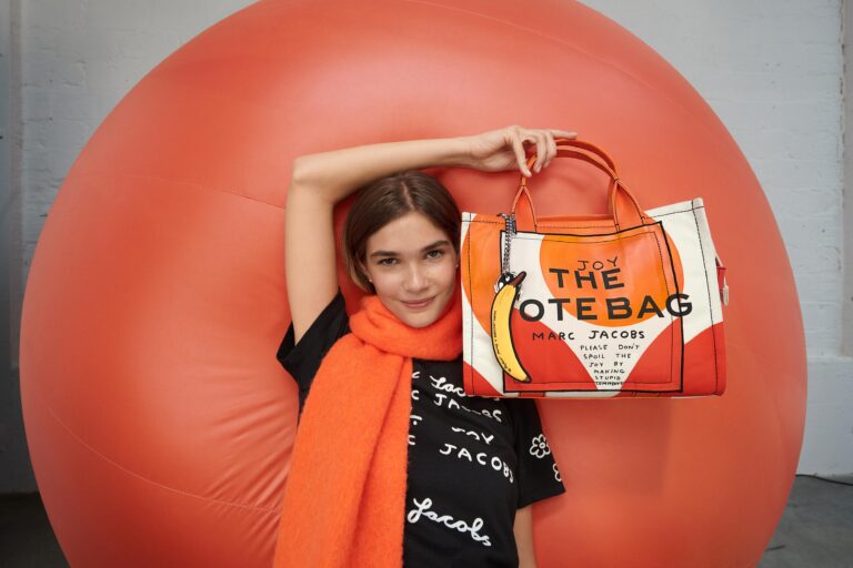 【マーク ジェイコブス】現代アーティストとのコラボレーションとイマーシブな体験を世界各地で継続 “SEASON OF JOY” 「喜びの季節」を提供するのメイン画像