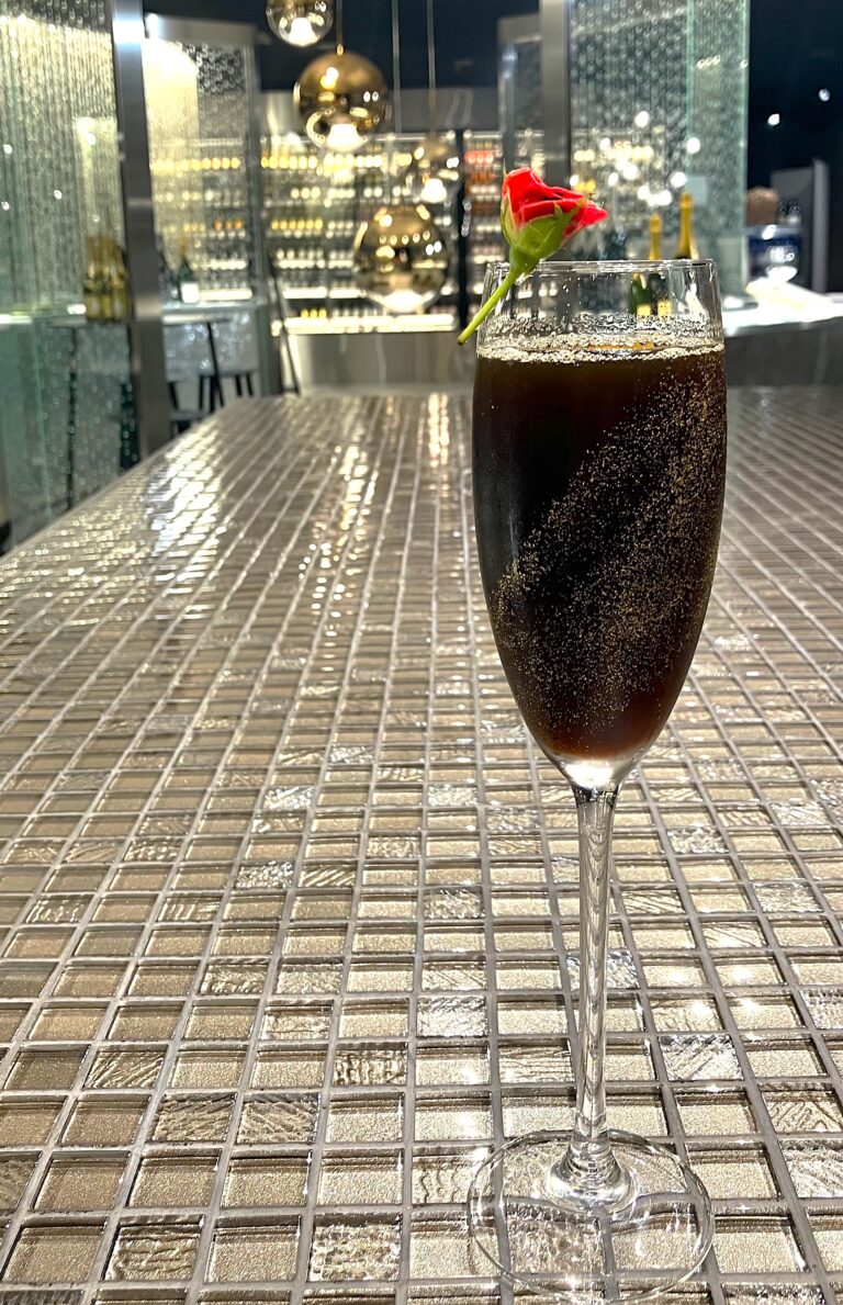 三菱一号館美術館×帝国ホテルシャンパンバー The Rendez-Vous AWAで展覧会タイアップカクテルを販売！のメイン画像