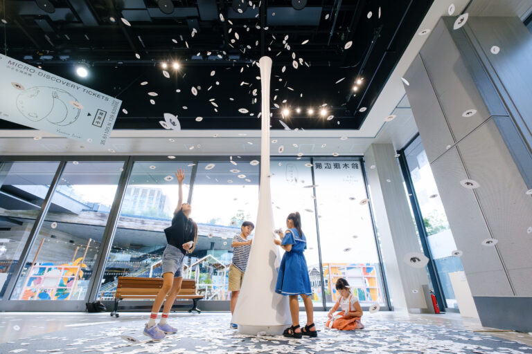 2024年のBunkamuraの展覧会は「学び」と「イマーシブ」。夏は現代アートで発見する楽しみを。冬は新たなミュシャと出会う。のメイン画像