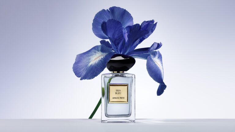 【アルマーニ ビューティ】夕闇前の空に広がる無数の青、無限の静けさを具現化した香りのアートピース＜アルマーニ プリヴェ＞「イリス ブルー」2025年4月4日（金）に新登場のメイン画像