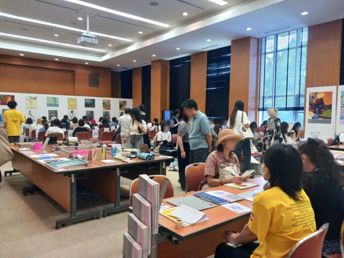 多摩美術大学「秋の進学相談会（オープンキャンパス）」を9月27日（日）に開催。2026年、教員と直接相談できる最後のチャンス！大学説明会、入試作品展示、キャンパス見学ツアーも実施。のメイン画像