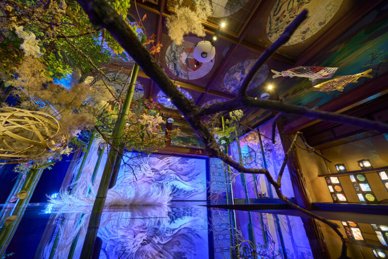 【ホテル雅叙園東京】来場者数2万人突破。五感に響く幻想的な演出が暑さを忘れさせると話題に。「和のあかり×百段階段2024 ～妖美なおとぎばなし～」のメイン画像