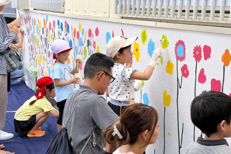 “暑さに効くアート”で地域をカラフルに！宮崎市の子どもたちとの塗装イベントを実施しましたのメイン画像