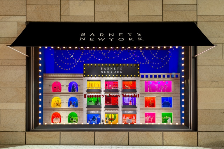 バーニーズ　ニューヨーク各店でホリデーウィンドウディスプレイがスタート　2024年のテーマは“BARNEYS NEW WORLD”のメイン画像