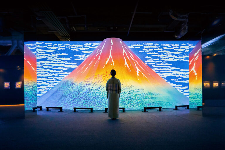 「動き出す浮世絵展 FUKUOKA」を2025年6月28日から福岡・JR博多シティで開催。東京や名古屋、ミラノで20万人以上を動員した浮世絵の世界に没入するイマーシブ体感型デジタルアートミュージアム。のメイン画像