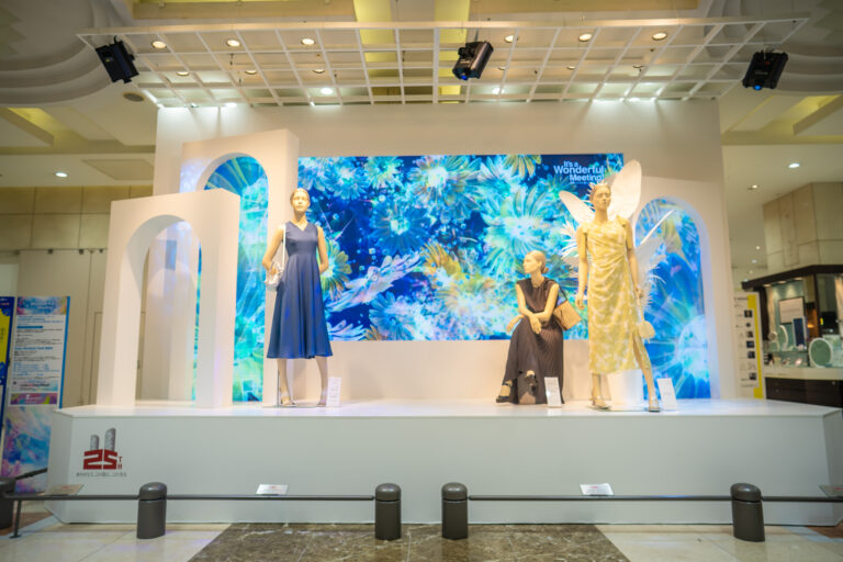 一旗プロデュース・ジェイアール名古屋タカシマヤ館内装飾「It's a Wonderful Meeting!」のムービーを展示中。「開放感ある鮮やかな夏の情景」をテーマにしたデジタルコンテンツ。のメイン画像