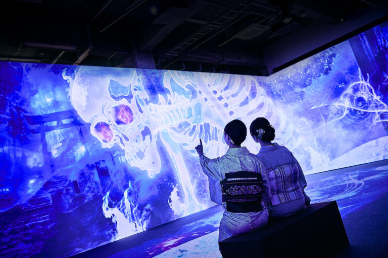 「動き出す妖怪展 NAGOYA」が7月19日から名古屋市で初開催。会場にて購入できるグッズ情報を公開。日本が誇る妖怪美術と最先端の映像技術・立体造形によるイマーシブ体感型デジタルアートミュージアム。のメイン画像