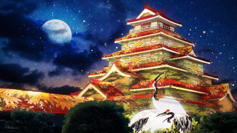 一旗プロデュース・鶴ヶ城天守閣再建60周年記念事業「鶴ヶ城 プロジェクションマッピング 2025」を福島県会津若松市で10月3日から5日まで開催。鶴ヶ城で6年ぶりのプロジェクションマッピング。のメイン画像