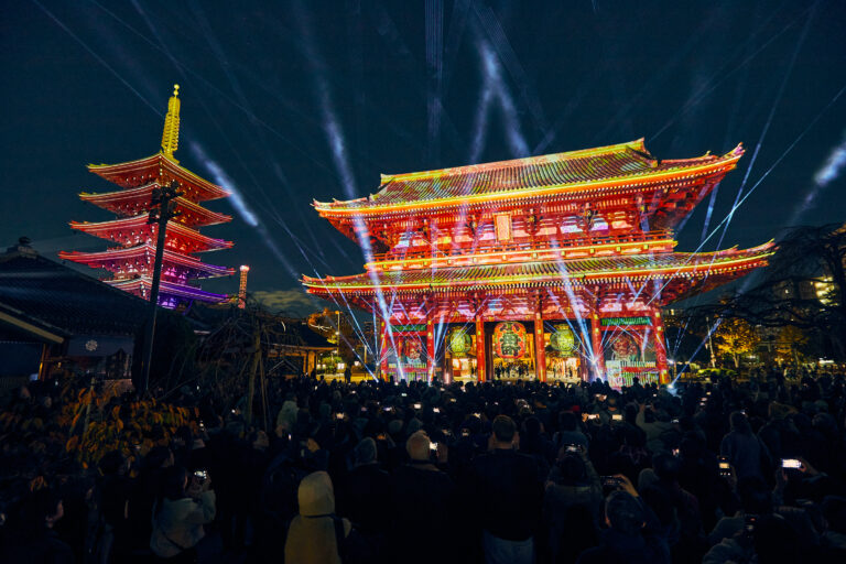 一旗プロデュース「ASAKUSA CULTURE & LIGHTS 2025」来場者数が15万人超を記録。浅草寺史上初のプロジェクションマッピングと伝法院庭園と絵馬堂の特別拝観。公式記録映像を公開。のメイン画像