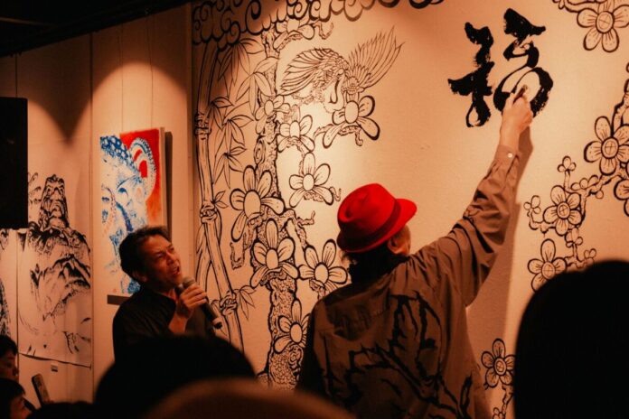 【開催報告】書アート × 音楽 石垣島の同級生2人、地元で初コラボ【蔵元 SAKE & GALLERY】のメイン画像