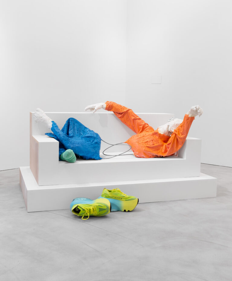 groundsが新プロジェクト「groundscolere」を始動　　　　　　　　　第一弾は新作の　“JOG /JOG VISION”をモチーフに　　　　　　　　　　　　アーティスト3名とコラボのメイン画像