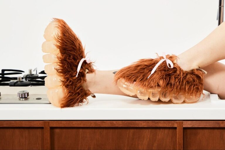 grounds、タイ発ブランド「SCULPTURE」およびタイを拠点とするアーティストTintin Cooperとのコラボレーションシューズを発売のメイン画像