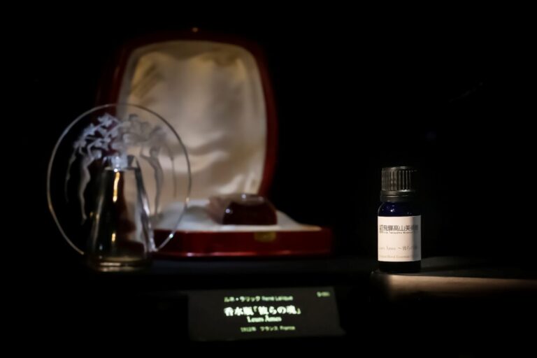 【飛驒高山美術館】その日の感動を、日常へ。香りが呼び起こす、鑑賞の余韻。「オリジナルアロマオイル付入館券」新発売のメイン画像